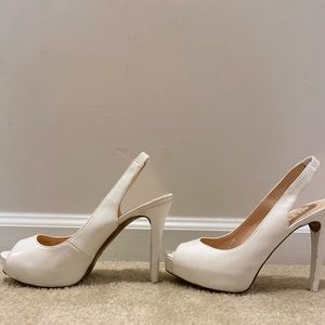 Guess white heels 6.5